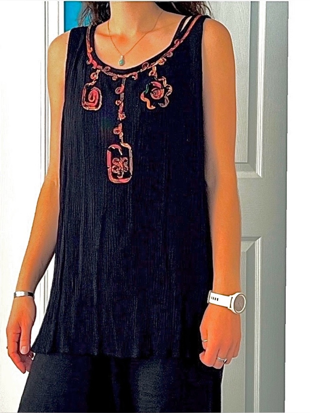 Vintage Appliqué Sleeveless Top – Multicoloured Bold & Earthy Motifs on Black